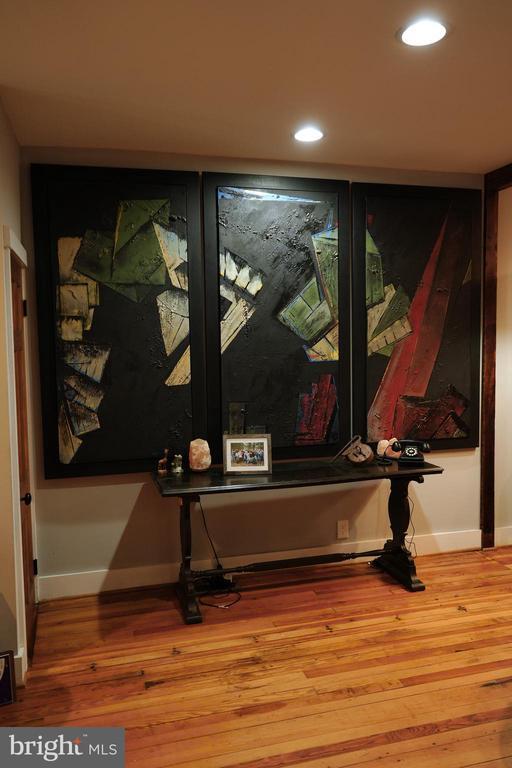 Building Photo - 1223 Haubert St