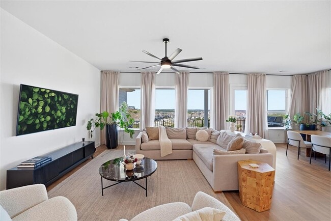 Building Photo - 256 Smoke Tree Cir