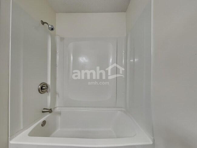 Building Photo - 112 Bradford Cir