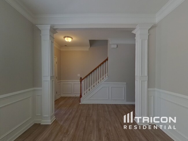 Building Photo - 408 Rook Rd