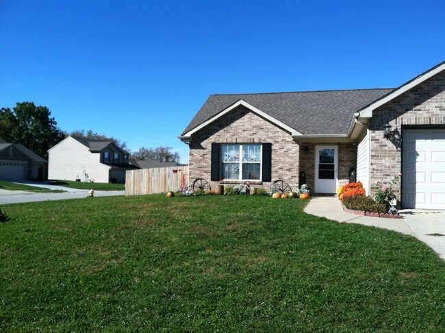 Building Photo - 3225 Bunting Ln