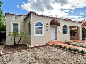 Building Photo - 1654 SW 14th Terrace