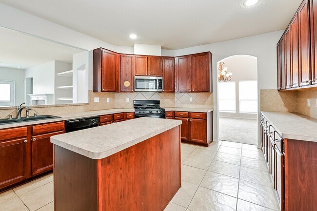 Building Photo - 4207 Old Arbor Way