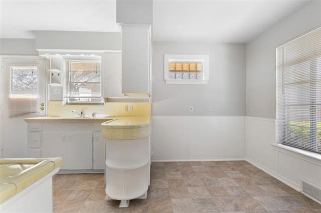 Building Photo - 6520 St Moritz Ave