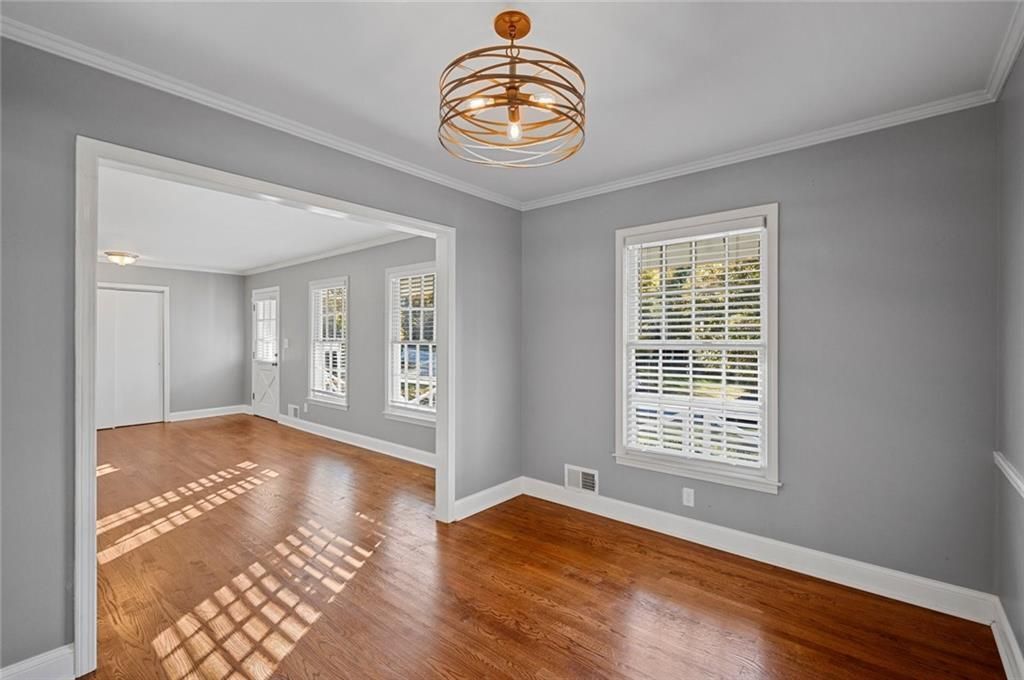 Building Photo - 2857 Fontainebleau Dr