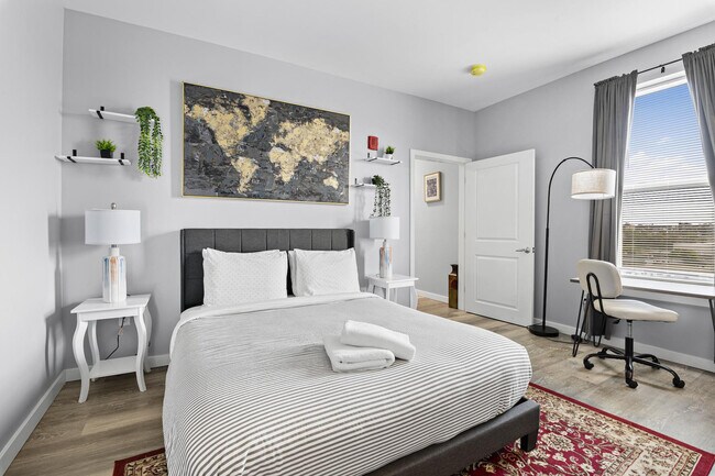 Building Photo - 95 Broadway-SI ID1240367P