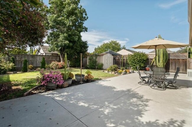 Building Photo - 1813 Beech St