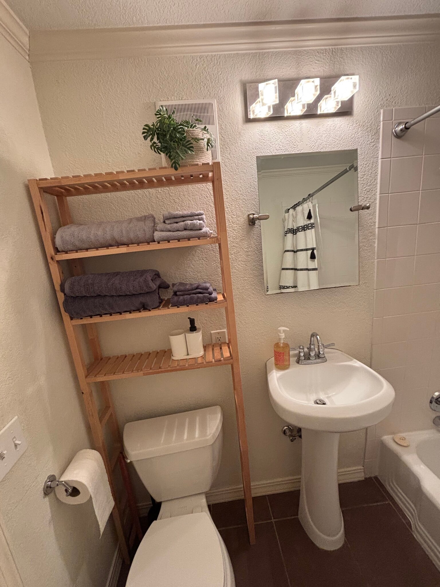 Building Photo - 3120 Hennepin Ave