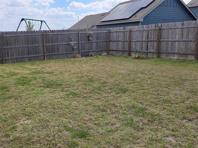 Building Photo - 1329 Weatherford Ln