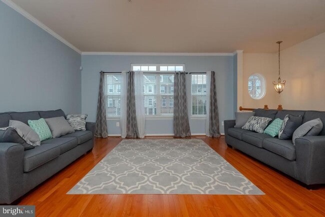 Building Photo - 7349 Mockingbird Cir