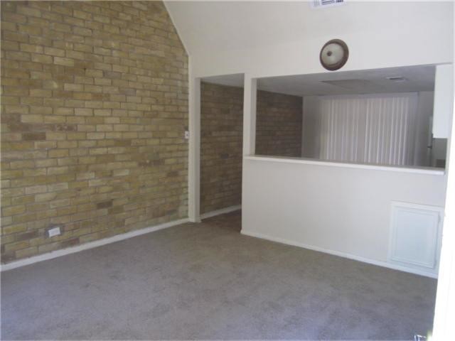 Building Photo - 701 Foster Dr