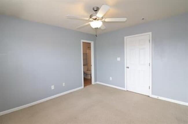 Building Photo - 198 Collinwood Dr