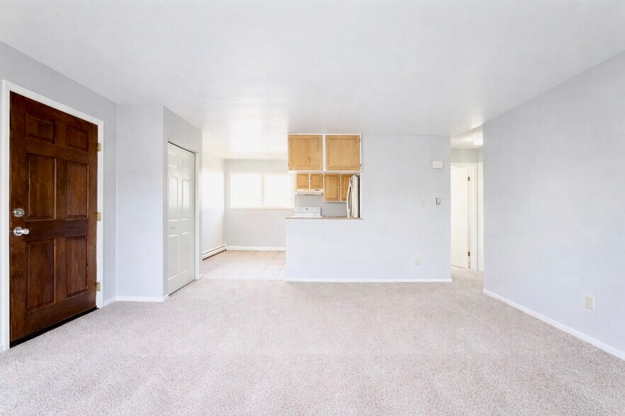 Building Photo - 2136 Friendship Pl