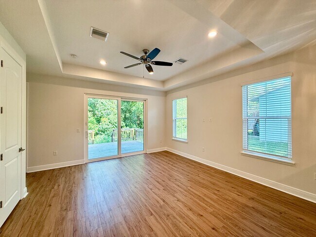 Building Photo - Gorgeous, Modern 2/2 Duplex in Orange City!