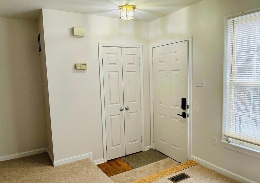 Building Photo - 7829 Gum Springs Village Dr