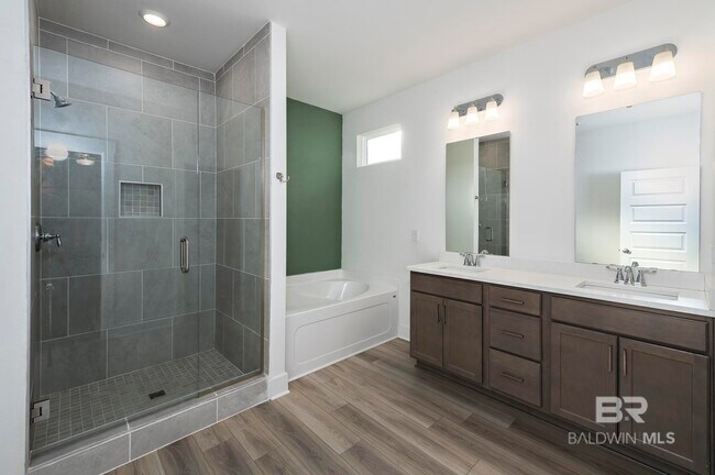 Building Photo - 231 Bronze St