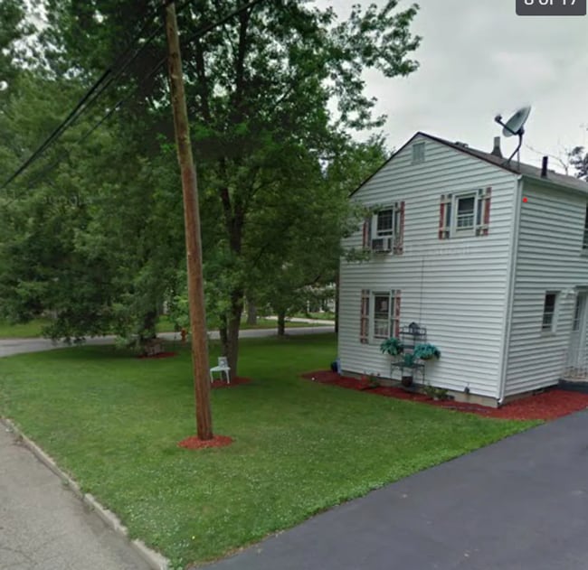 Building Photo - Cozy 3-Bedroom Home with Full Basement & Classic Charm