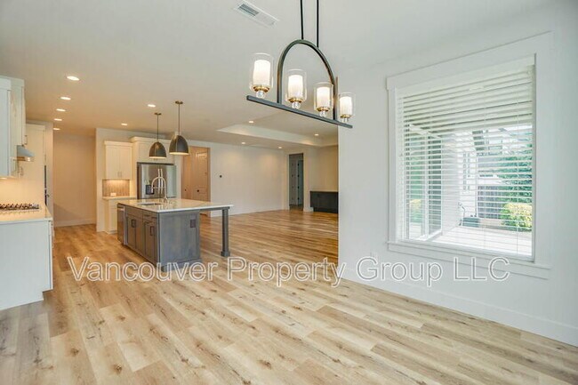 Building Photo - 15103 NE 98th Cir