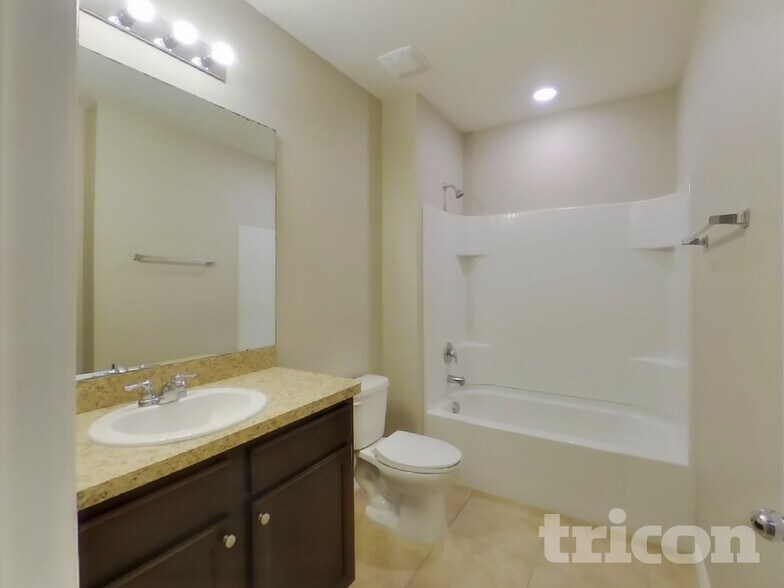 Building Photo - 518 Squires Grove Dr