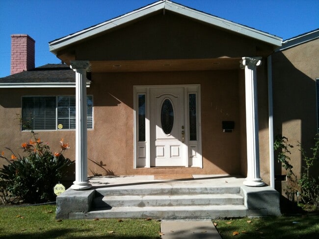 Building Photo - 1145 S Granada Ave