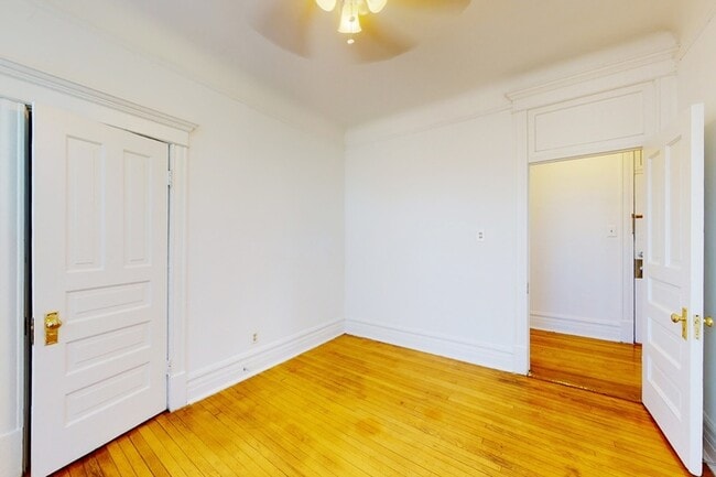 Floorplan - 5401-5403 S. Woodlawn Avenue