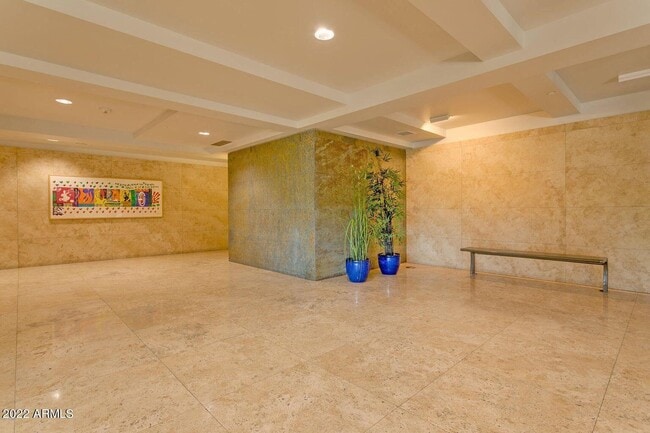 Building Photo - 7117 E Rancho Vista Dr