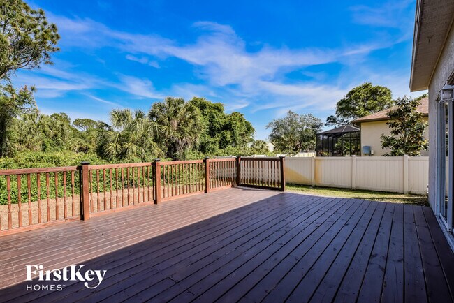 Building Photo - 3379 Toluca Terrace