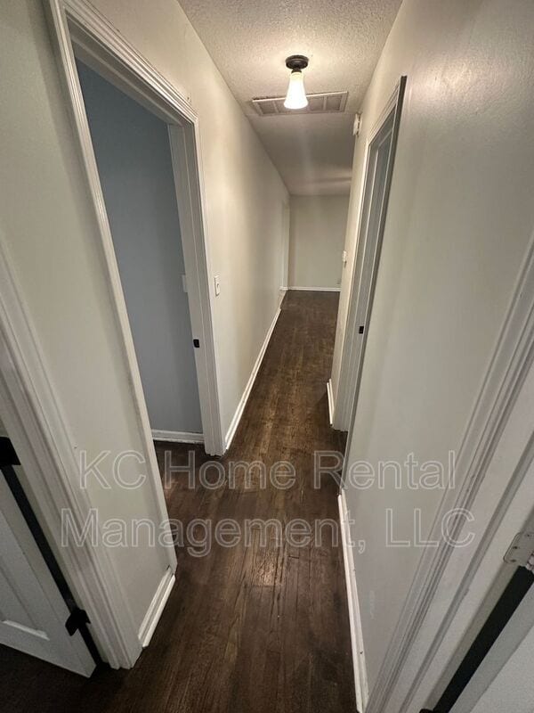 Building Photo - 305 N Logan St