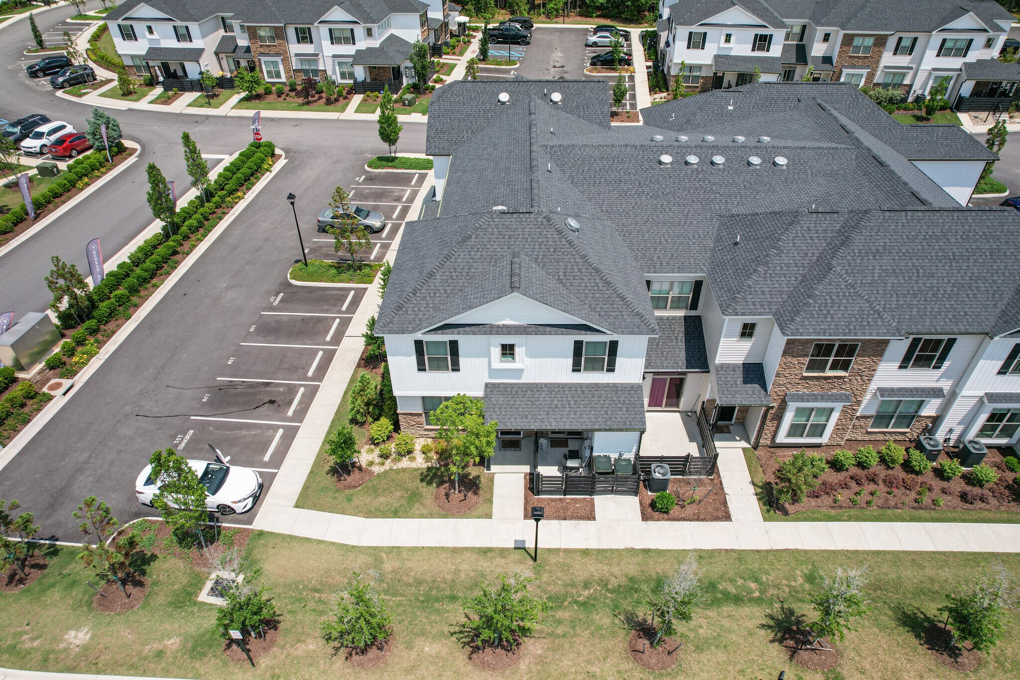 Building Photo - 606 Kathy Ann Way W