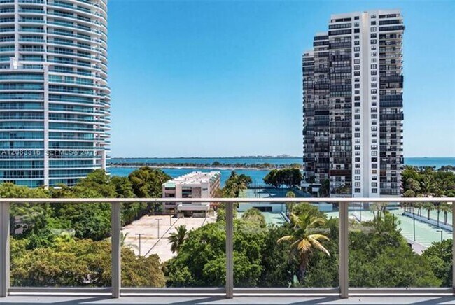 Building Photo - 2200 Brickell Ave