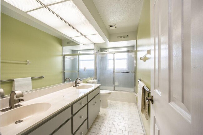 Building Photo - 923 Sand Crest Dr