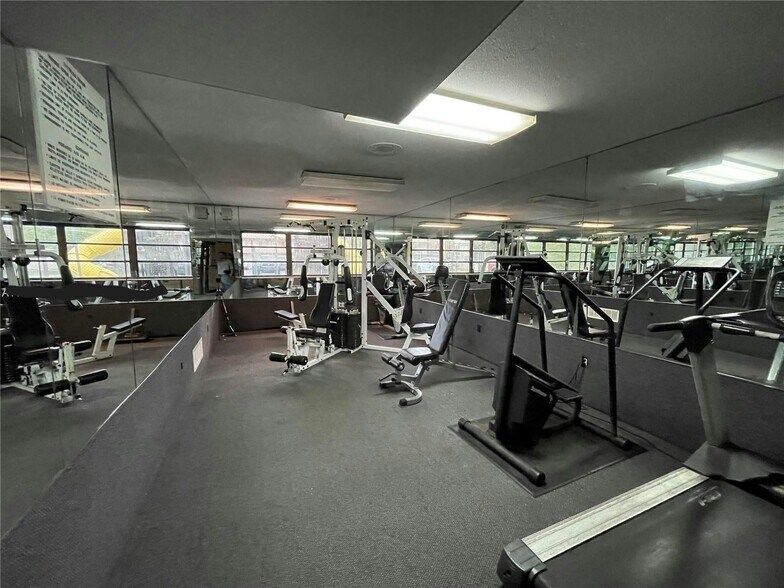 Gym - 10403 N Kendall Dr