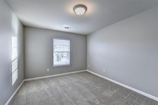 Building Photo - 3070 Centerglen Ln