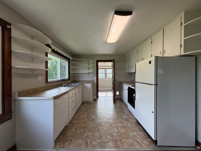 Building Photo - 3 Bedroom 1 Bathroom Home in Greene County...
