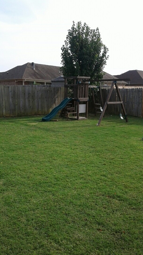 Building Photo - Contact Peggy 501 676 1758 Pets ok with approval