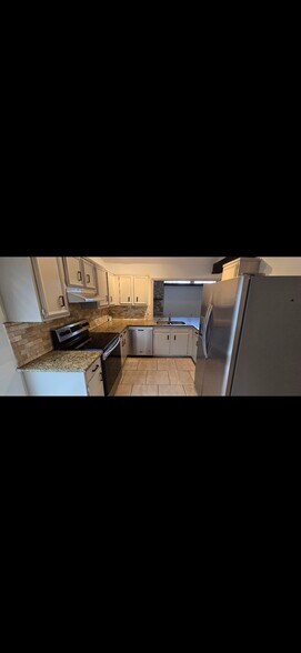 Building Photo - 12714 La Quinta