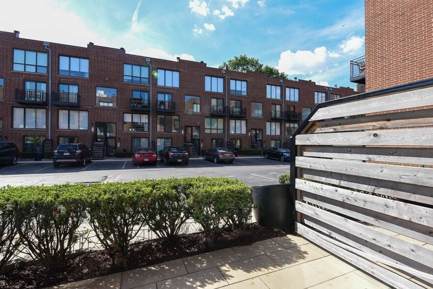 Building Photo - 843 W Grace St