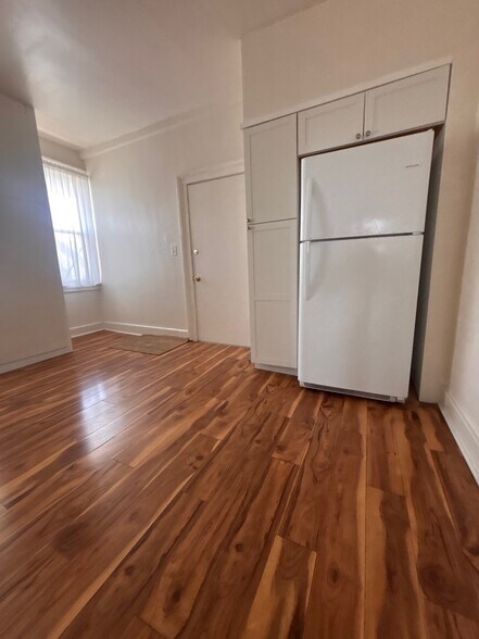 Large eat in kitchen - 26 Park Pl