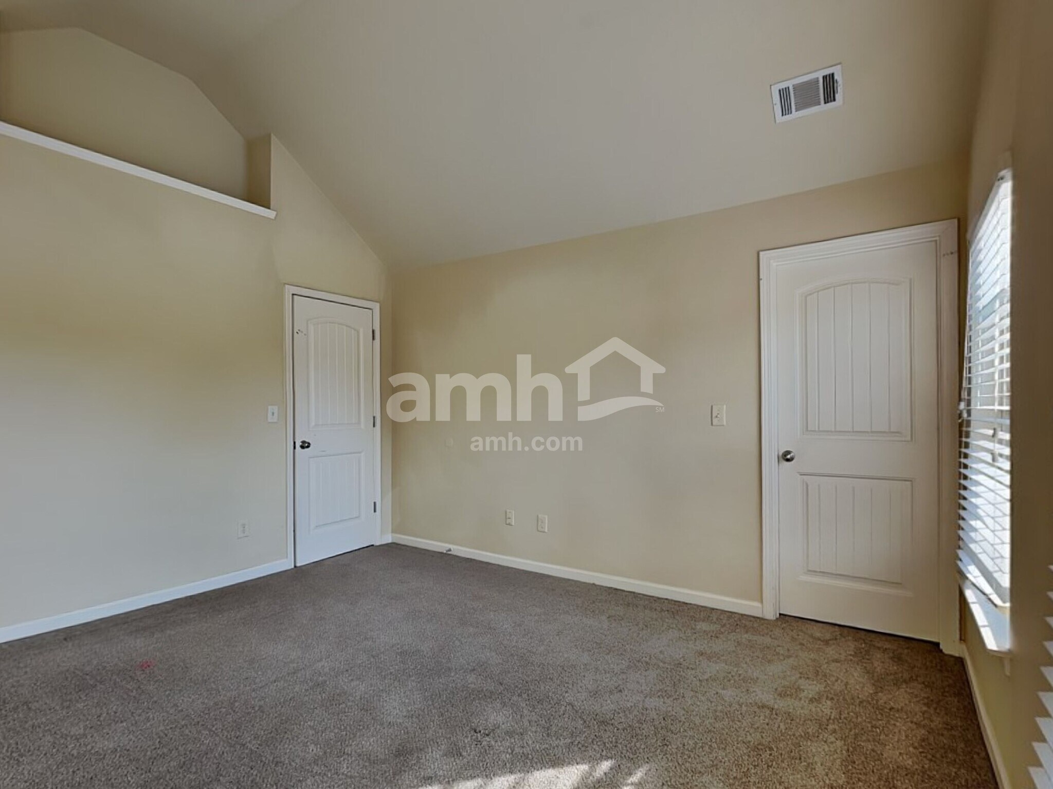 Building Photo - 1470 Rose Terrace Cir