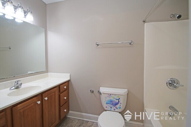 Building Photo - Welcome to your "home sweet home," perfectly situated just a few blocks from the heart of charmin...