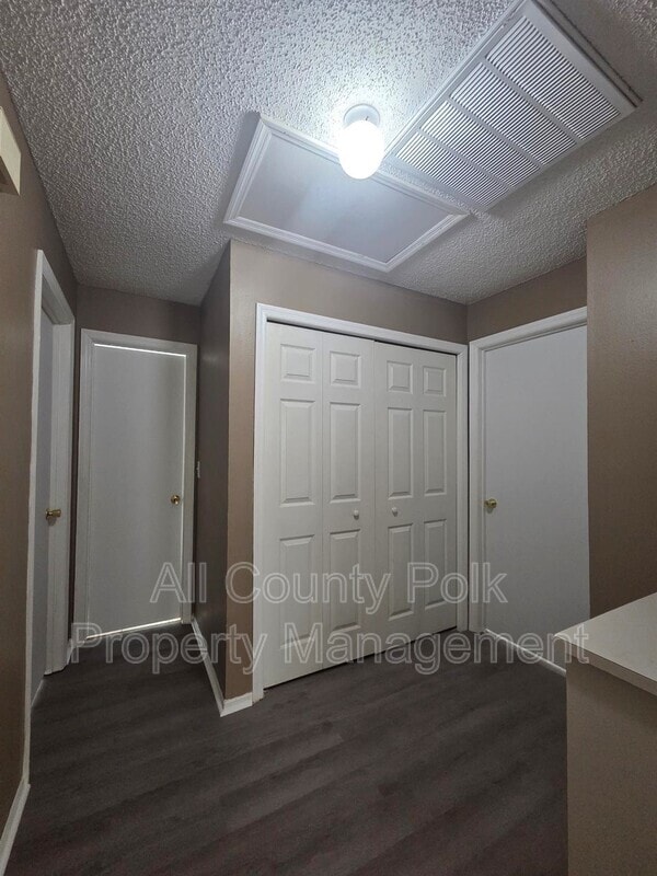 Building Photo - 1410 Bramblewood Dr