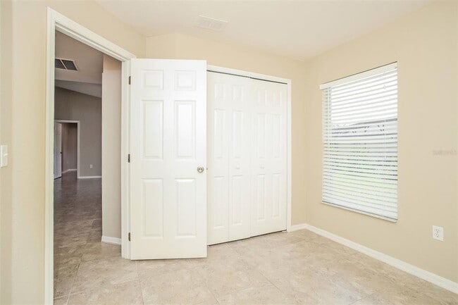 Building Photo - 1903 Ray Pl