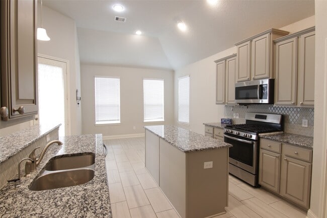 Building Photo - 18659 Fairmont Springs Ct