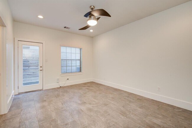 Building Photo - 1721 Thompson St