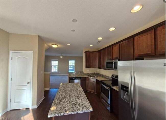 Building Photo - 279 Tigerlilly Dr