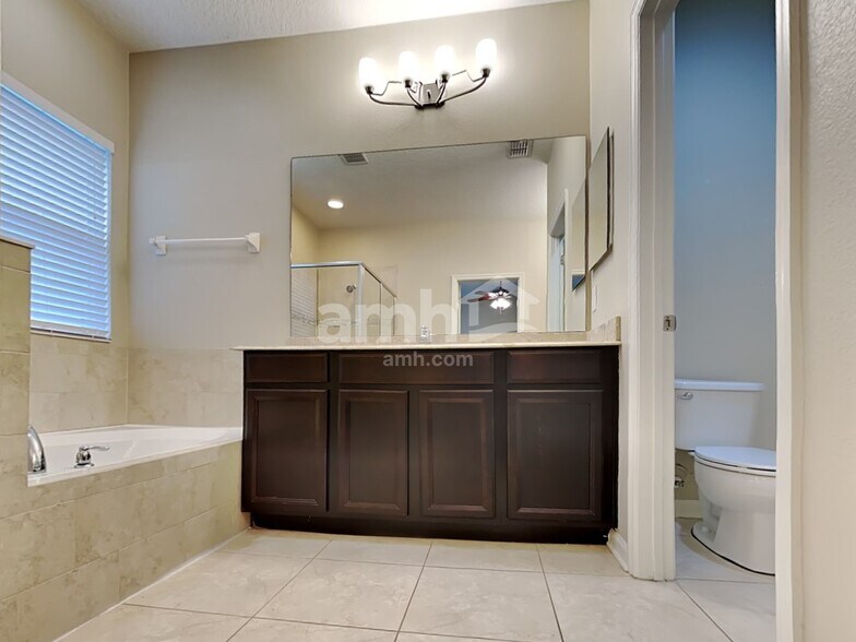 Building Photo - 743 Sunny Stroll Dr