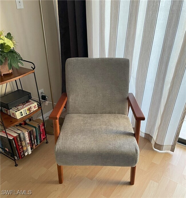 Building Photo - 260 Southbay Dr