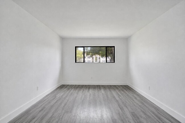 Building Photo - 545 Trace Cir