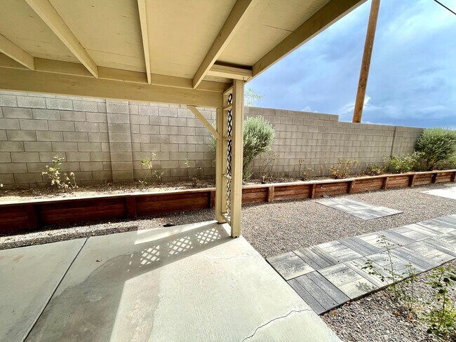 Building Photo - 3902 Heather Ave