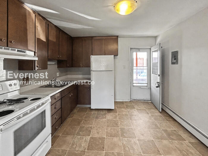 Building Photo - 4311 N Chestnut St